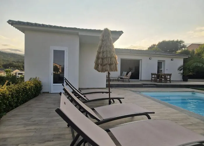 Villa Independant Avec Piscine Privee *