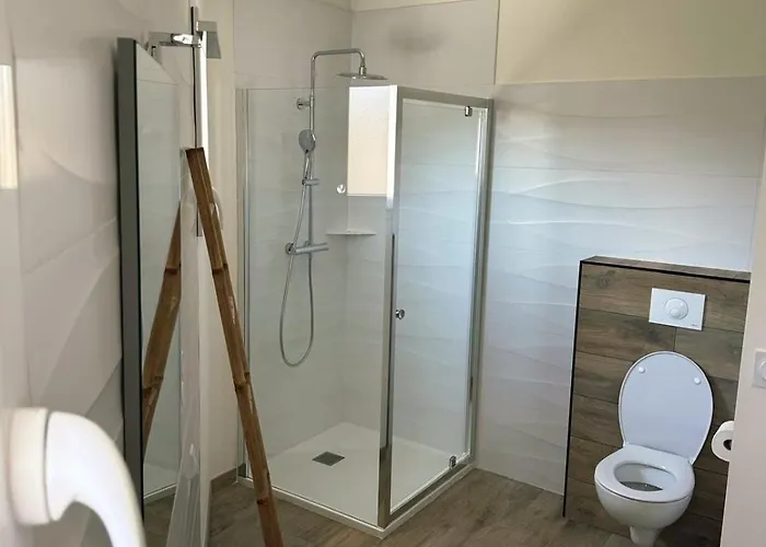 Villa Indépendant Avec Piscine Privée *