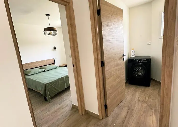 Indépendant Avec Piscine Privée *